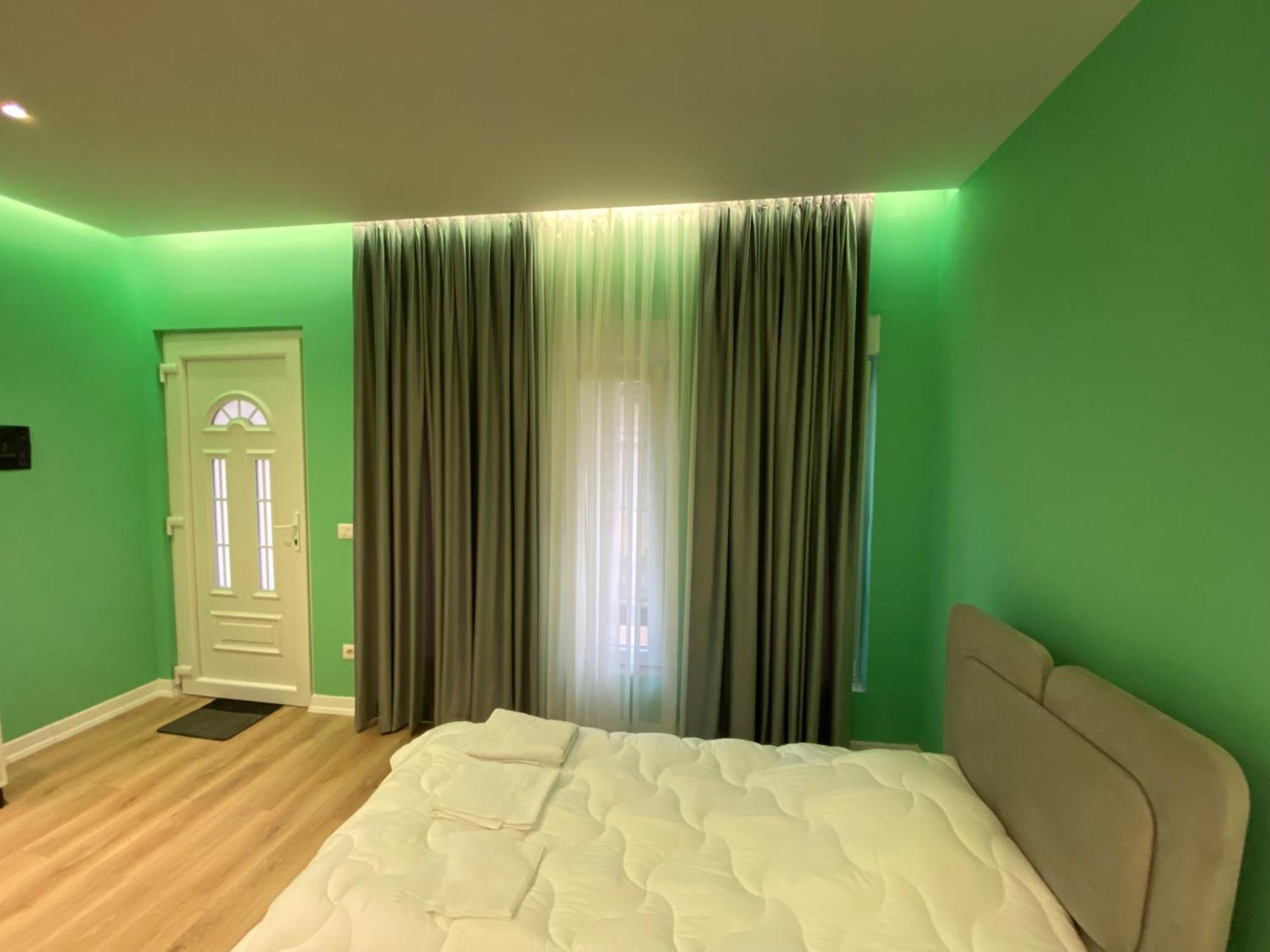 Tirana Center Apartaments Bagian luar foto