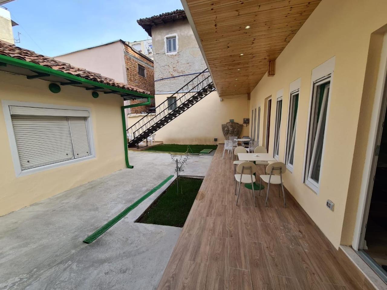 Tirana Center Apartaments Bagian luar foto