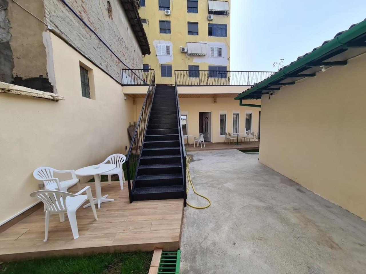 Tirana Center Apartaments Bagian luar foto