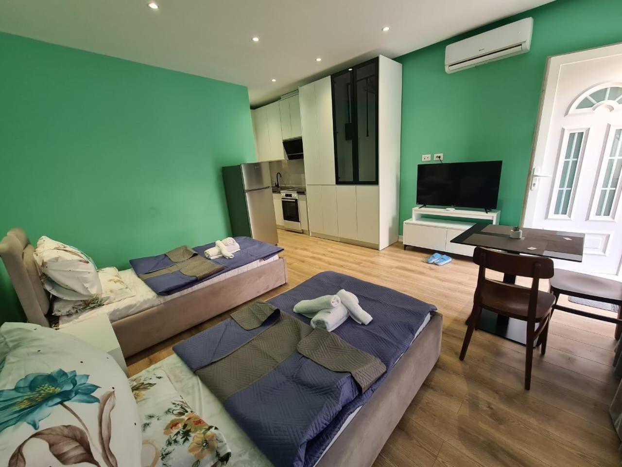 Tirana Center Apartaments Bagian luar foto