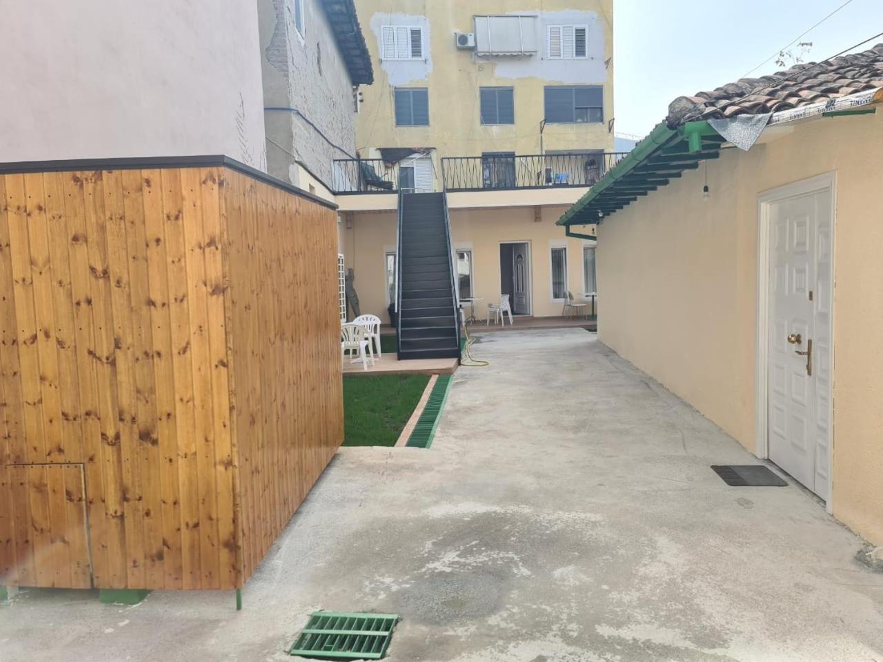 Tirana Center Apartaments Bagian luar foto