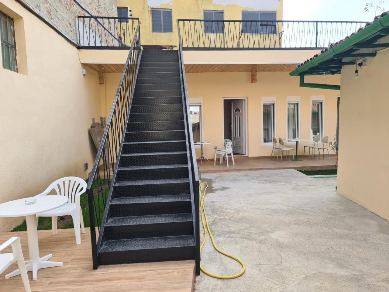 Tirana Center Apartaments Bagian luar foto