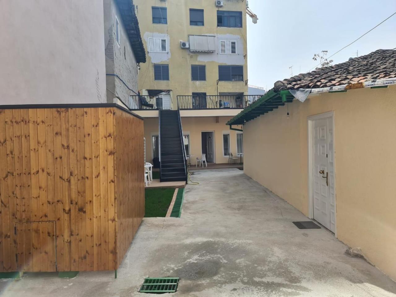 Tirana Center Apartaments Bagian luar foto