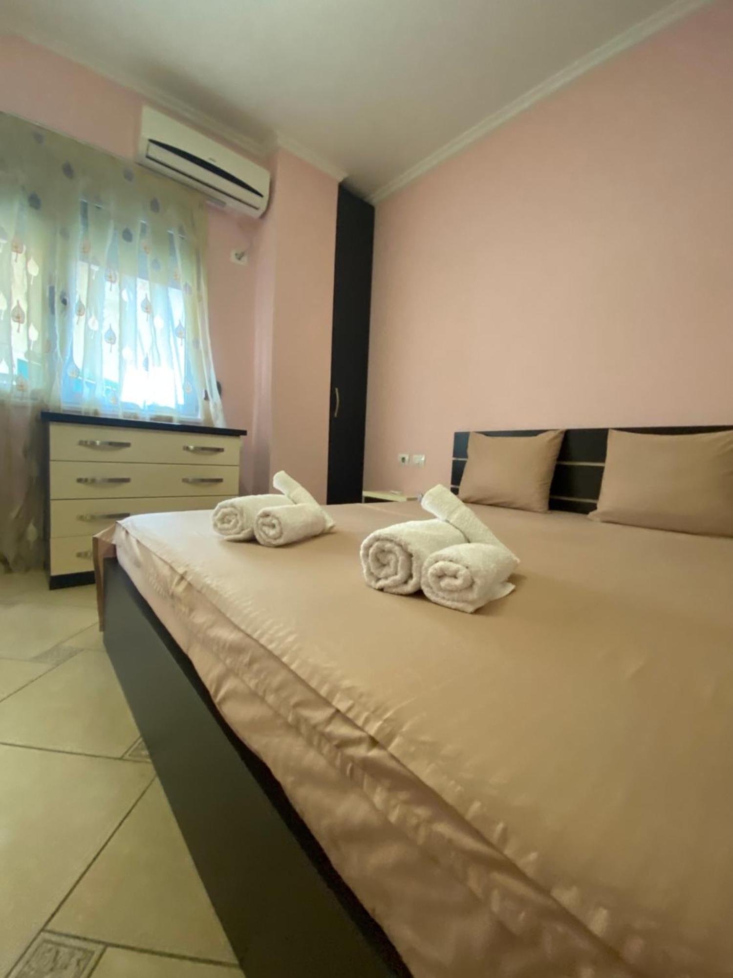 Tirana Center Apartaments Bagian luar foto